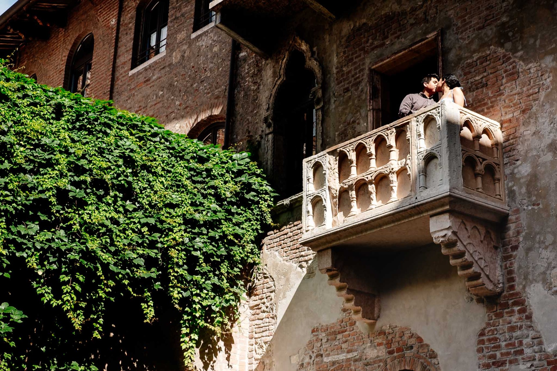 fotografia proposta di matrimonio al Balcone di Giulietta, Verona